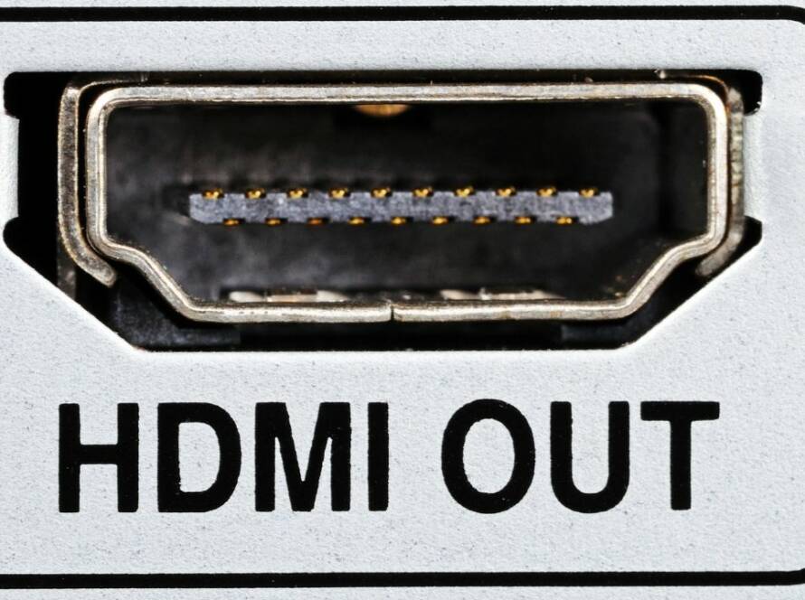 Jak rozpoznać objawy uszkodzenia gniazda HDMI w konsolach PlayStation i Xbox?