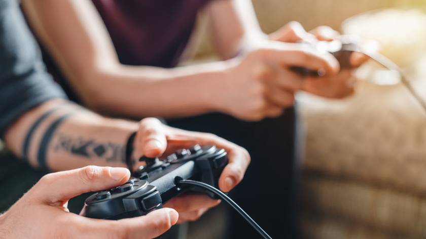Czy tani kabel HDMI może uszkodzić konsolę